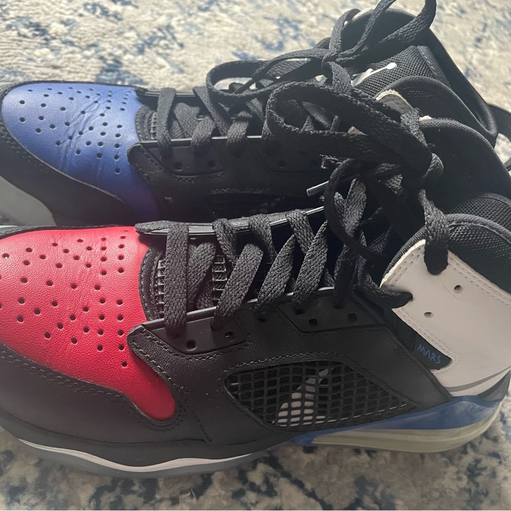 Big Boy Nike Air Jordan’s  size 7.5
